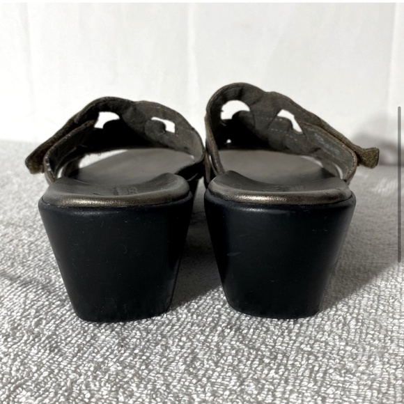 Clark’s Bendables Brown Metallic Leather Slip On Sandals 6.5 - Picture 5 of 14